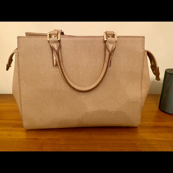 Classic Calvin Klein Bag - Picture 3 of 8